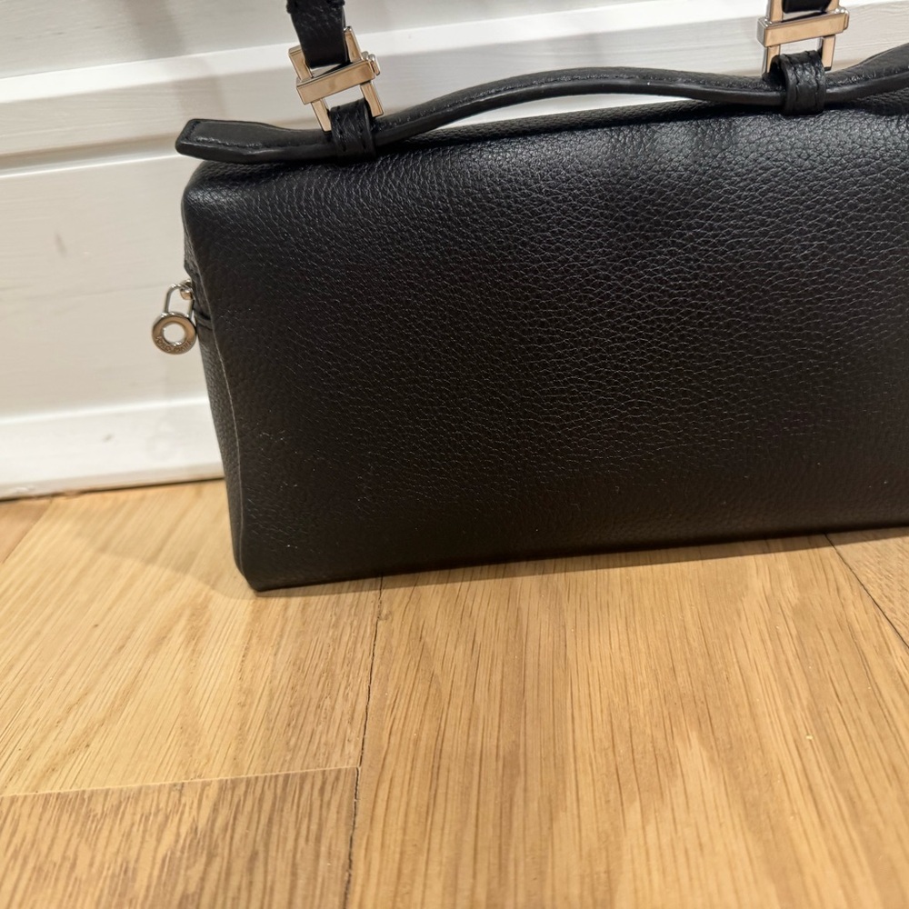 Loro Pian Elegant Black Crossbody Bag - Picture 7 of 9